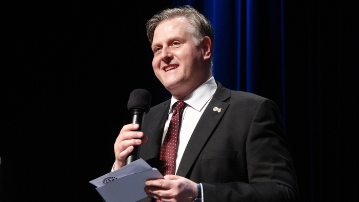 Der Präsident des Rotary Club Gleisdorf Martin Steinkellner freute sich über das goße Publikumsinteresse und konnte zum bereits fünften Benefizkonzert im Forum Kloster auch die Past District Governours Günter Ertler und Herbert Ederer begrüßen.