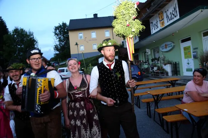 Kirchtag Latschach in Finkenstein, Faakersee, Gasthof Pension zur Post