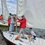 Die jungen Segler stechen unter Anleitung von Segellehrer Wolfram Kostron in See