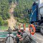 Die Pioniere bringen mit der 50-Tonnen-Fähre schweres Gerät nach Guntschach