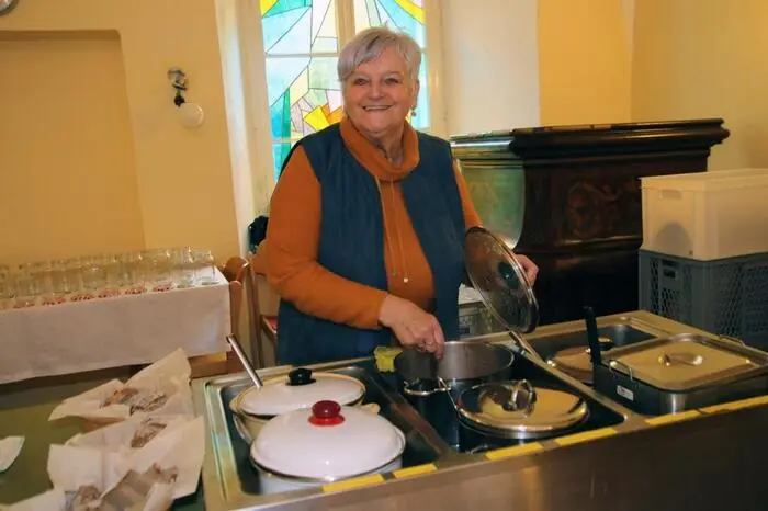 Aufgetischt wurden Gemüse-, Tomaten-, Kohlrabi-, Zwiebel-, Kraut- und Kürbissuppe.