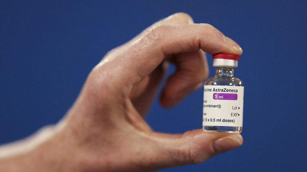 Streit um den noch nicht in der EU zugelassenen Impfstoff von AstraZeneca