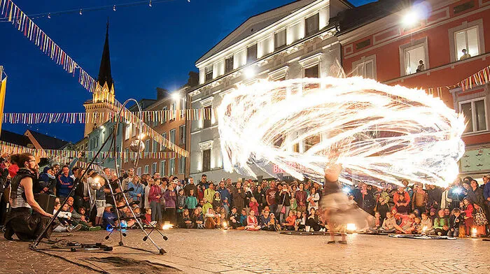 Spektakuläre Shows sind beim Straßenkunstfestival garantiert