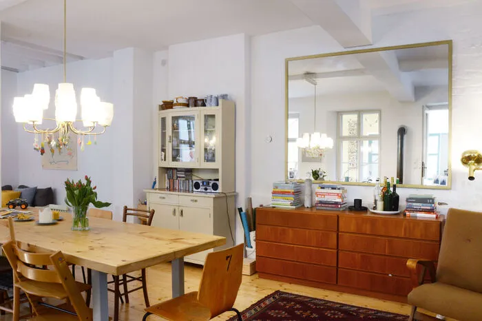 Diese Suche führte ihn nach Ottakring. Hier wurden Räume in einem ehemaligen Fuhrwerkerhaus erschwinglich angeboten.