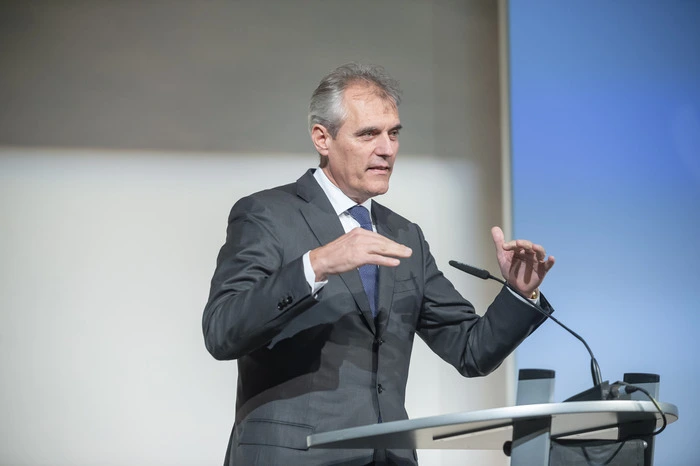 OMV-Vorstandsvorsitzender Rainer Seele lenkte den Blick auf die globale Perspektive und erinnerte daran, dass Europa das Klima nicht alleine retten kann. Den Klimawandel einbremsen könne man außerdem nur mit Innovation und neuen Technologien.