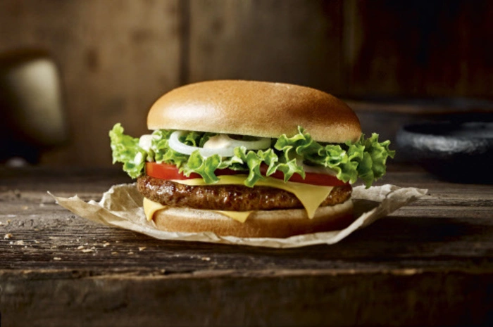 Bei McDonald's wählten wir einen Royal TS, einen Wrap und kreierten einen "My Burger".