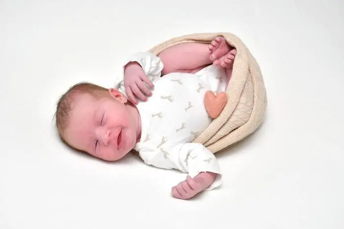 Sonnenschein Magdalena (4120 g, 53 cm) bereichert seit 31. August um 2.50 Uhr das Familienleben von Mama Lisa, Papa Stefan und Schwester Maria Unterthor. Gekuschelt und geherzt wird daheim in Klagenfurt.