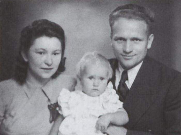 Gründerin Grete Gössl mit Mann Leopold und Sohn Gerhard