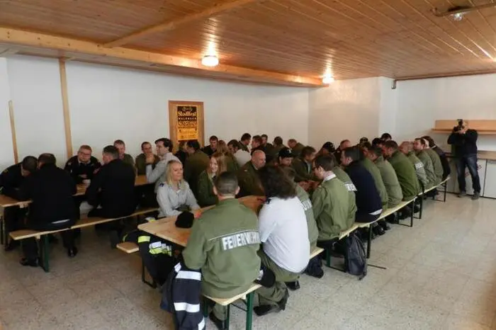 Die Feuerwehrveranstaltung zur Erlangung der Wissenstestabzeichen in Bronze, Silber und Gold bzw. Wissenstestspielabzeichen in Bronze und Silber wurde in diesem Jahr in der Neuen Mittelschule Waldbach abgehalten. Die Freiwillige Feuerwehr Waldbach organisierte in den Räumlichkeiten ideale Voraussetzung.