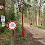 Dieses Verbotsschild am Fuße des Tremmelberges könnte bald fallen. Die Waldgenossenschaft zeigt sich offen für eine Lösung