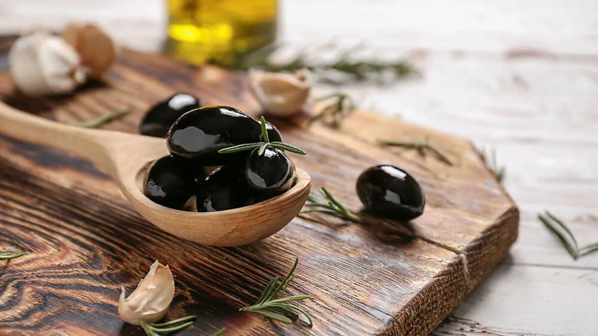 Schwarze Oliven sind oft eingefärbt