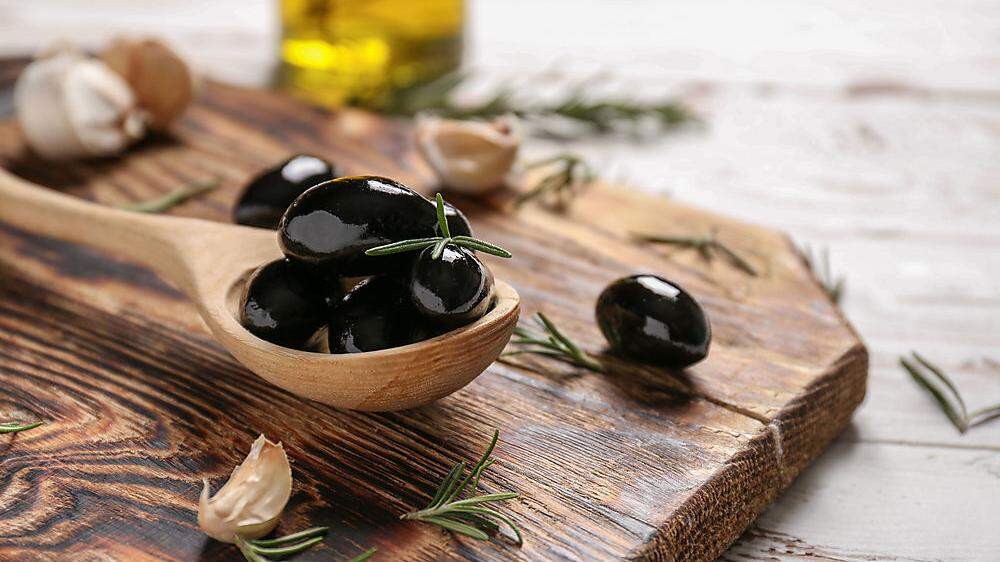Schwarze Oliven sind oft eingefärbt