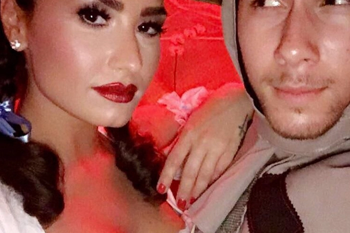 Demi Lovato und Nick Jonas ließen sich auch blicken - als Dorothy und Vogelscheuche aus "Der Zauberer von Oz".