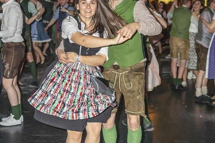 Nach dem Festakt wurde getanzt und gefeiert.