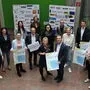 Daniela Adler (Mitte, GF Regionalentwicklung Oststeiermark) und Wolfgang Dolesch (Mitte, Stv. Vorsitzender Region Oststeiermark) mit Wirtschaftstreibenden und teilnehmenden Unternehmerinnen