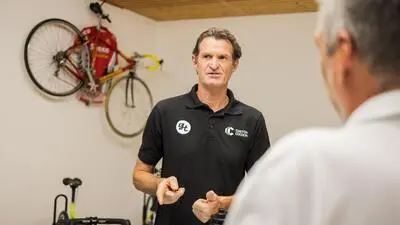Hannes Hempel beim Interview in seinem Radshop