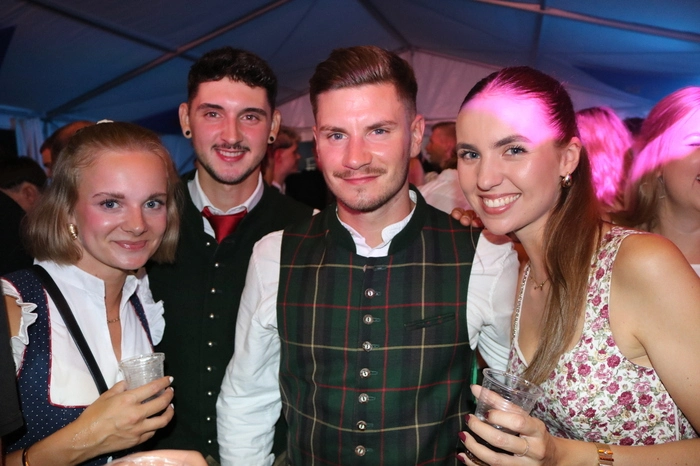 Beste Stimmung herrschte an diesem Abend ebenso im Discozelt.