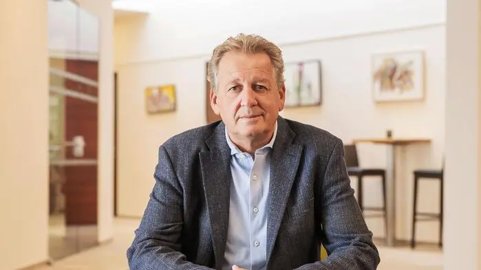 Erwin Zangerl, AK-Präsident: „Nun tragen die Beschäftigten die Konsequenzen, aber auch die Bundesregierung, die sich mit ihren permanenten und undurchdachten Lohnnebenkostensenkungen wieder ein Eigentor geschossen hat.“