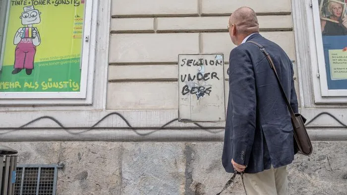 Start zum Bummel mit Redaktions-Cockerspaniel Paula durch die Zinzendorfgasse.