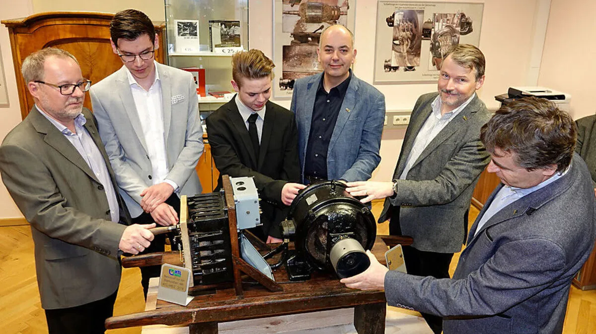 Von links: Lehrer Josef Hierz, die Schüler Eduard Sovan und Christoph Winkler, Lehrer Heinz Zorn, Direktor Gottfried Purkarthofer und Abteilungsvorstand Harald Macher