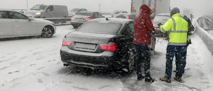 Kräftige Schneefälle behindern den Verkehr am Brenner (Archivbild)