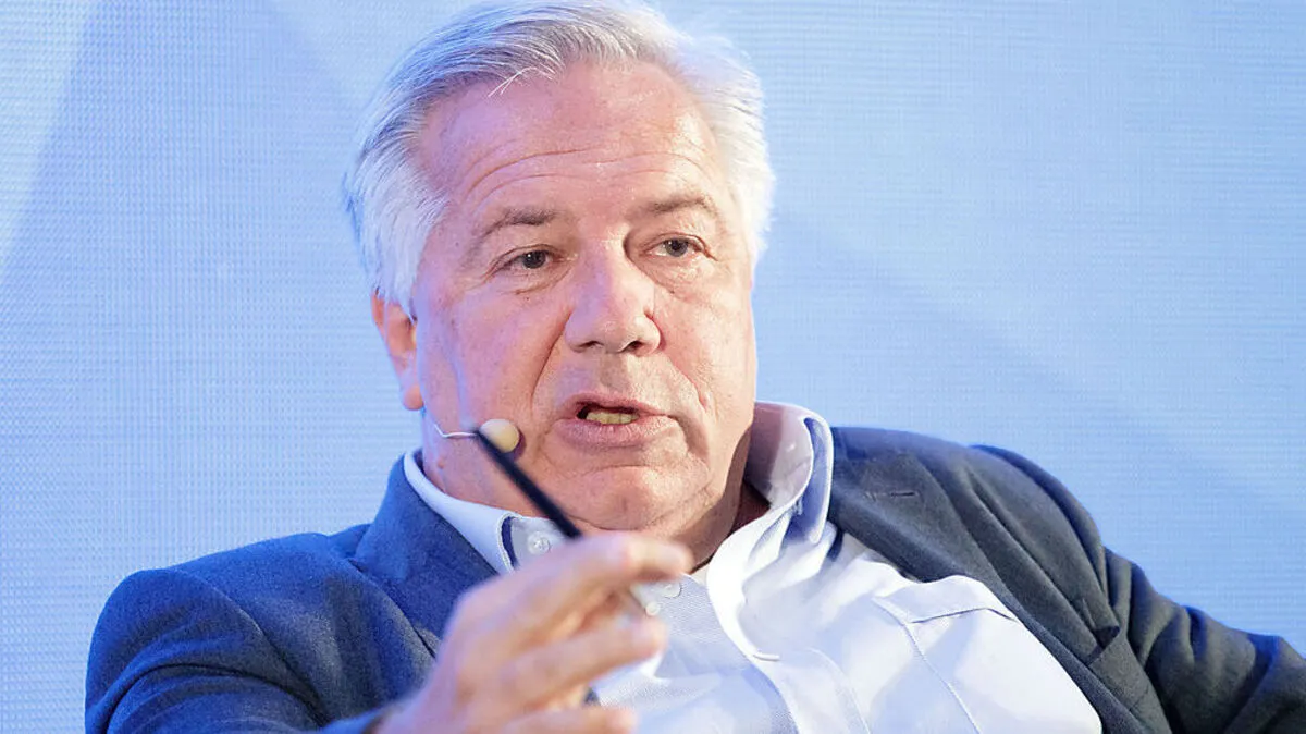 Wolfgang Fellner gibt die Moderation ab