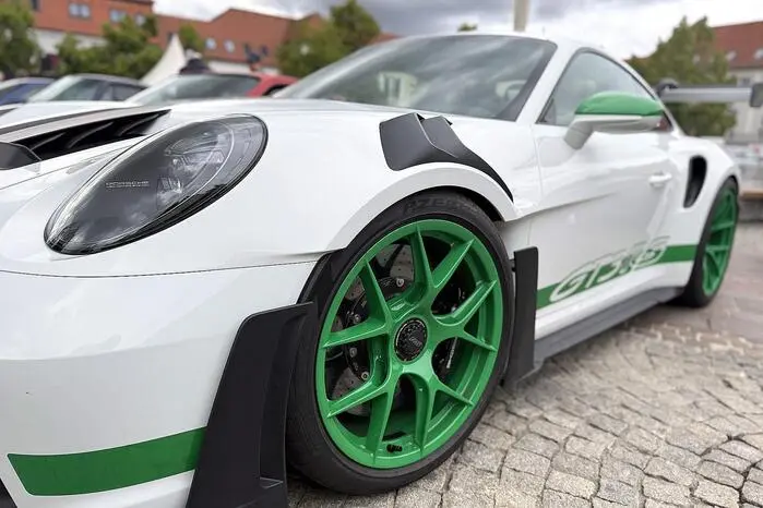 Den Höhepunkt bildete das große Treffen mit 90 angereisten Porschefahrern aus vier Ländern am Hauptplatz