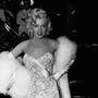 In der Öffentlichkeit verkörperte Marilyn Monroe den Glamour Hollywoods