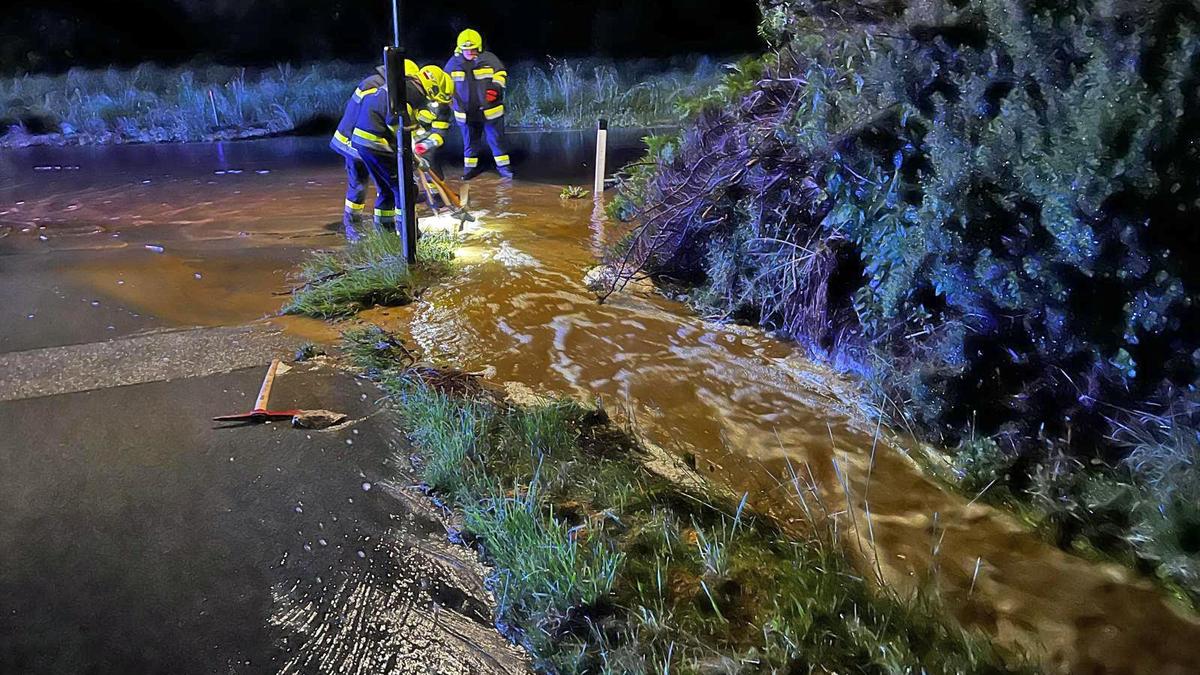 Bis 2.30 Uhr standen die Kameraden der FF Krems im Unwettereinsatz