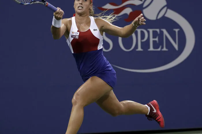 Dominika Cibulkova sagt auf ihrem Instagram-Account (327.000 Follower) "Mode ist meine Leidenschaft". Bei den US Open tritt sie mit einem Lacoste-Outfit an.