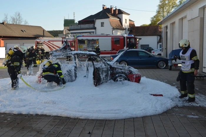 Die Feuerwehr Gleisdorf war rasch mit 22 Mann zur Stelle und hatte den Brand schnell unter Kontrolle.