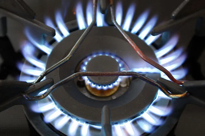 Mit einigem Abstand folgt auf Platz 3 Erdgas. 18 Prozent der Haushalte heizen ihre Wohnung, ihr Haus mit dem fossilen Energieträger. Das entspricht 43.335.574 Gigajoule.