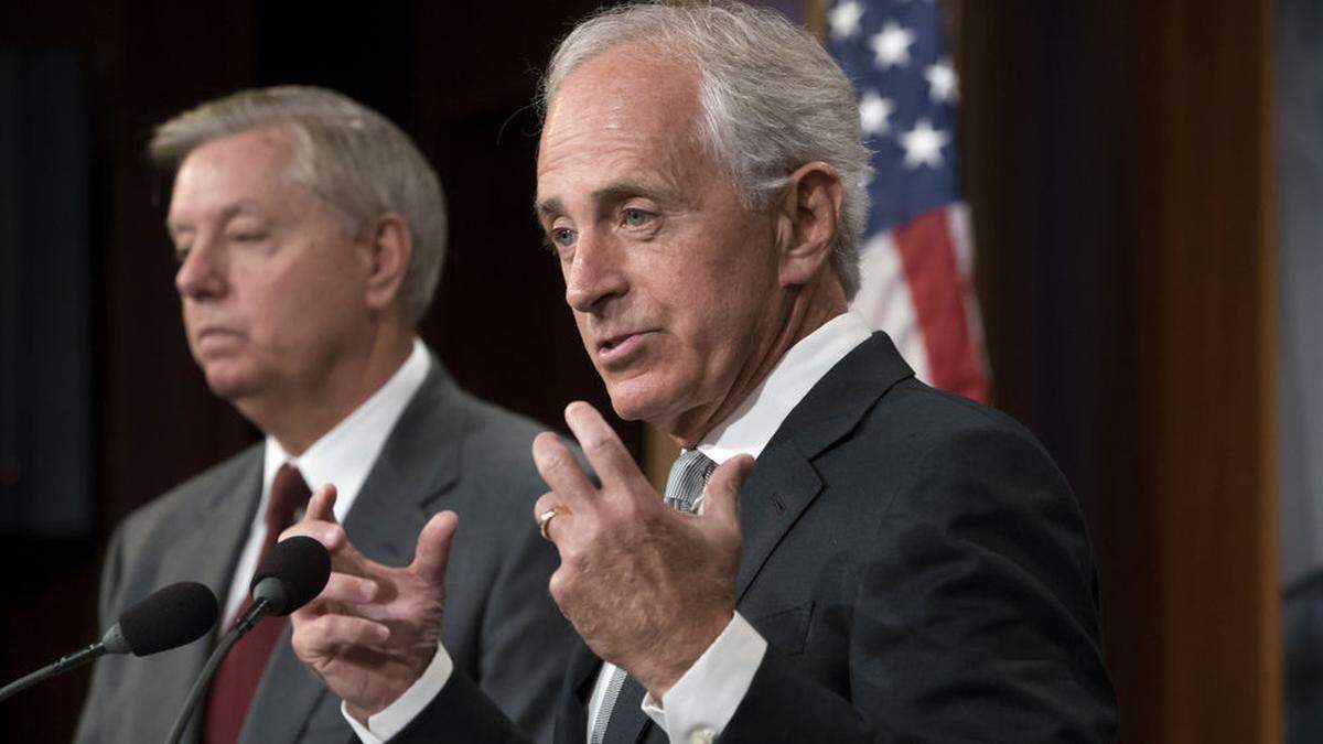 Bob Corker (rechts) ist im Visier von Donald Trump. 