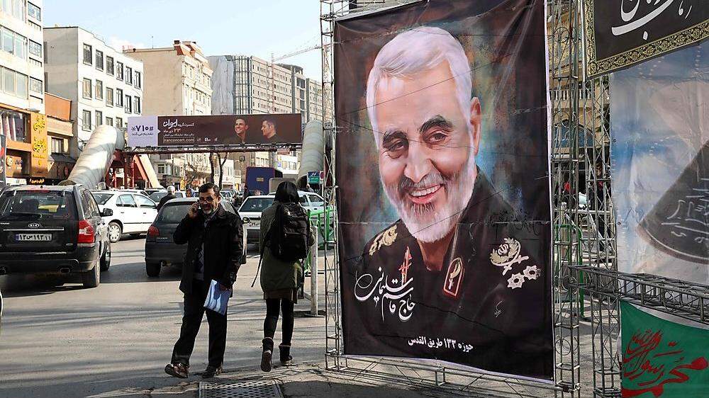 Bei Protesten in Teheran wurden Bilder von General Qassem Soleimani zerrissen