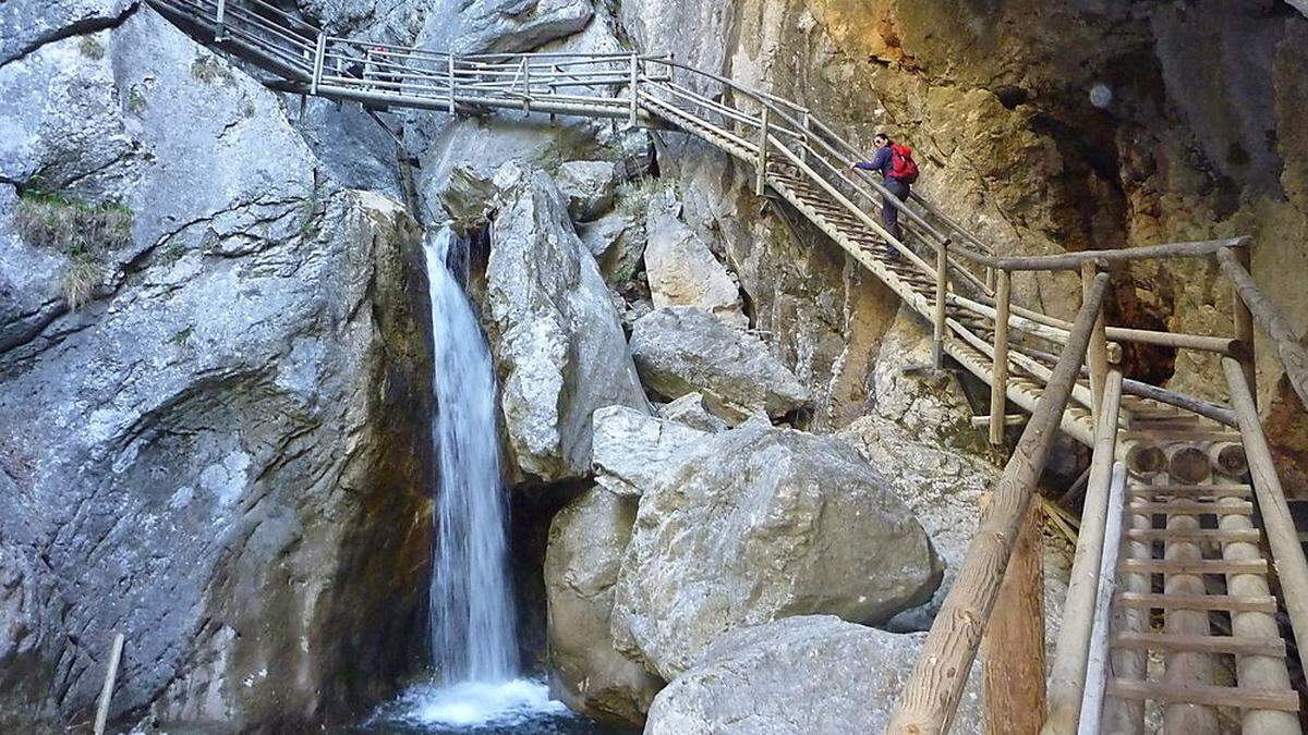 So einsam ist man mittlerweile in der Bärenschützklamm selten - denn an Samstagen kann es sich schon sehr stauen