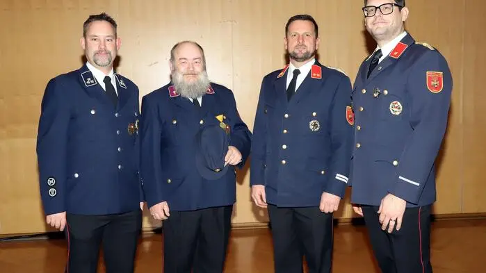 Am Foto von links: Kameradschaftsführer Markus Fink, Diakon Matthias Mälzer, Kommandant Thomas Puschitz und sein Kdt-Stvr. Sieghard Natmessnig.