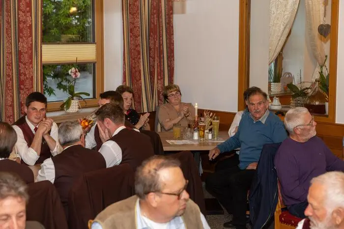 Der „Gasthof Zur Schmiede“ war bis auf den letzten Platz gefüllt