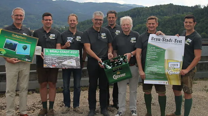 Andreas Werner, Dietmar Feiel, Wolfgang Staffelmayr, Gerhard Lukasiewicz, Max Klarmann, Franz Brandl, Kurt Wallner und Thomas Wohltran (von links)