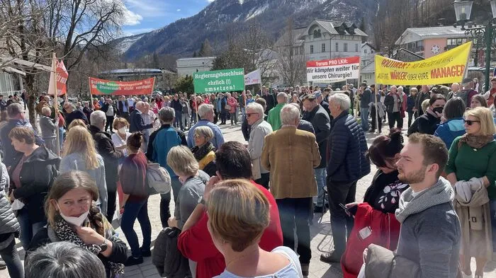 Die Demonstrierenden versammelten sich um 13.30 Uhr im Bad Ausseer Kurpark