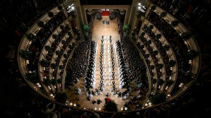 Die Wiener Staatsoper wurde im Zuge der Eröffnung wieder zum Zentrum der Kunst