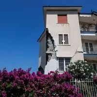 Das Haus wurde bei dem Beben zerstört