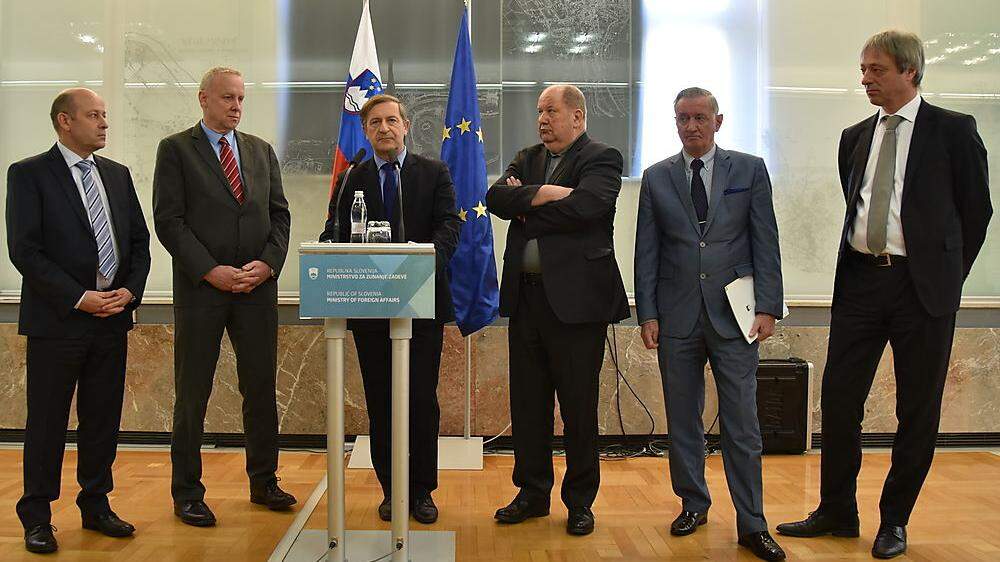 Kärntens Slowenenvertreter im Gespräch mit Außenminister Erjave (Dritter von links)c