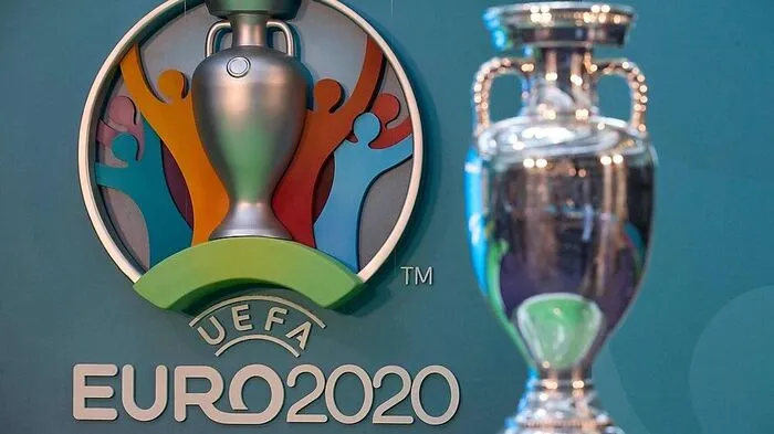 Die UEFA bewahrt vorerst Ruhe im Umgang mit dem Coronavirus