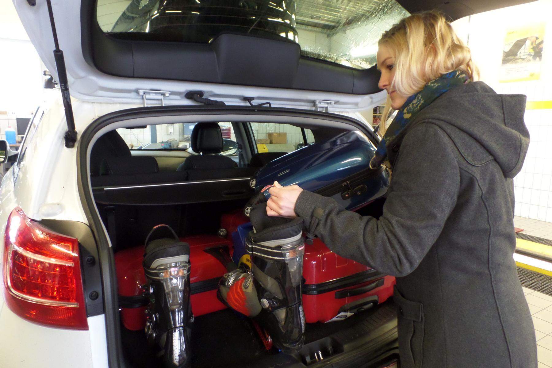 Auto richtig packen - Gepäck im Auto sicher transportieren