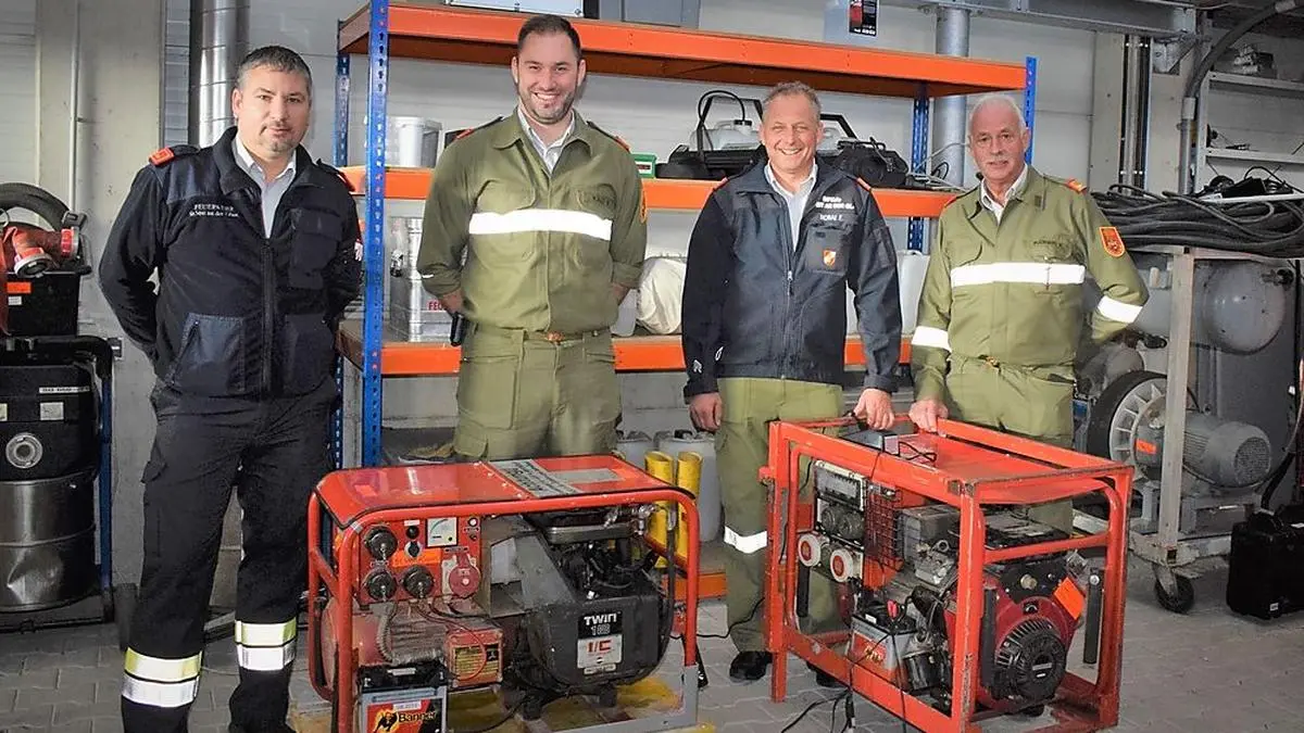 Bezirksfunkmeister Jürgen Kugi, FF-Einsatzstabsleiter Raffael Kalt,Bezirksfeuerwehrkommandant Friedrich Monai und Stellvertreter Karl Rainer (von links)