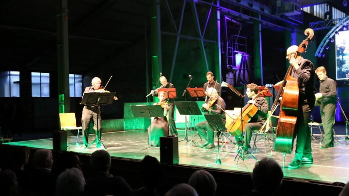 „Ferro Classics“ - Ganz klassisch wurde am Wochenende im Rahmen der Veranstaltungsreihe „Kunst im Werk“ das 120-Jahr-Jubiläum der Treibacher Industrie (Tiag) in Althofen gefeiert. 