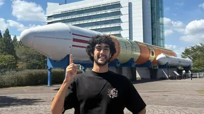 Nick Parak befindet sich am Weg nach oben