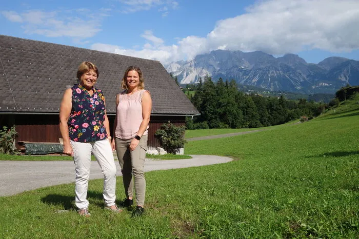 Die Tierärztin mit ihrer Mutter Gisela auf Heimaturlaub in Schladming