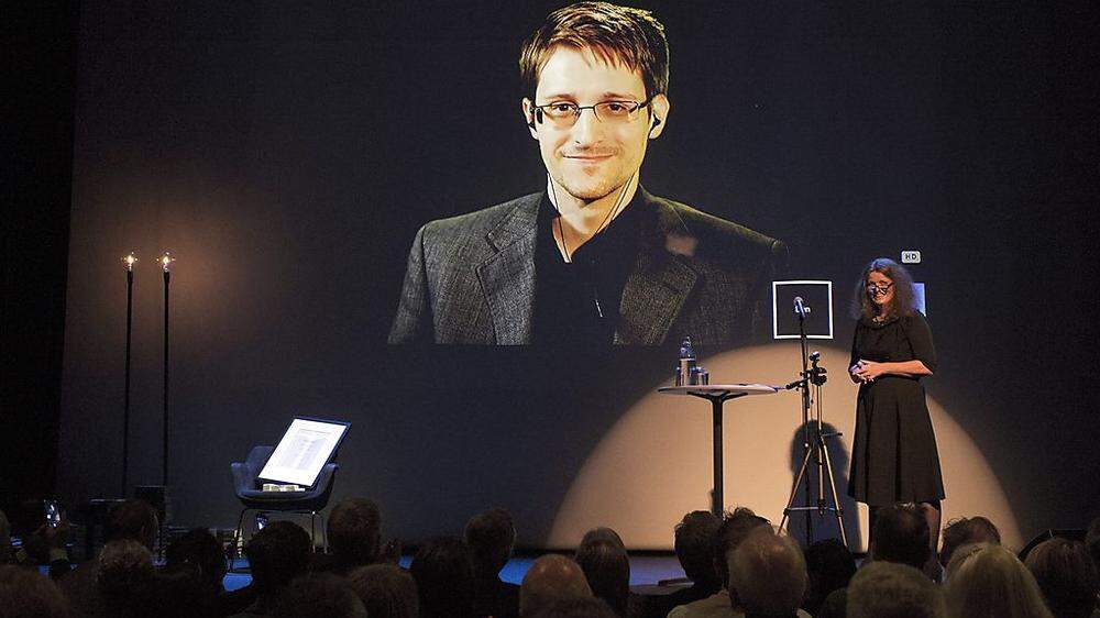 Snowden auf der Videowall bei der Preisverleihung