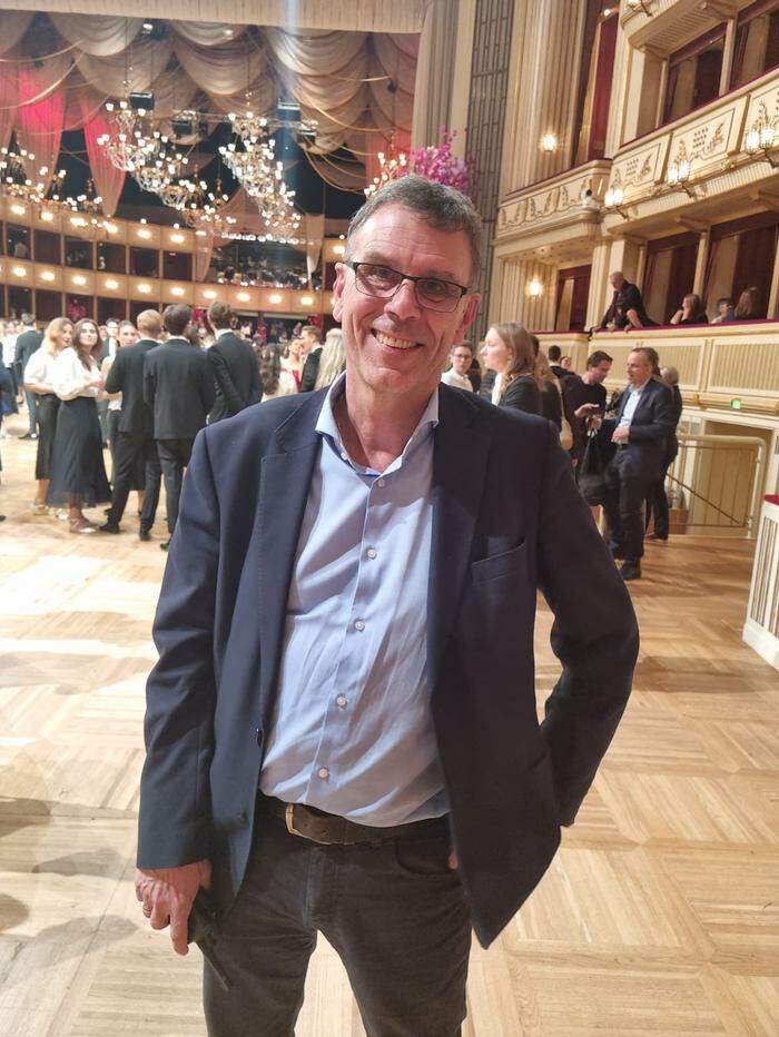 Peter Kozak ist technischer Direktor am Opernball